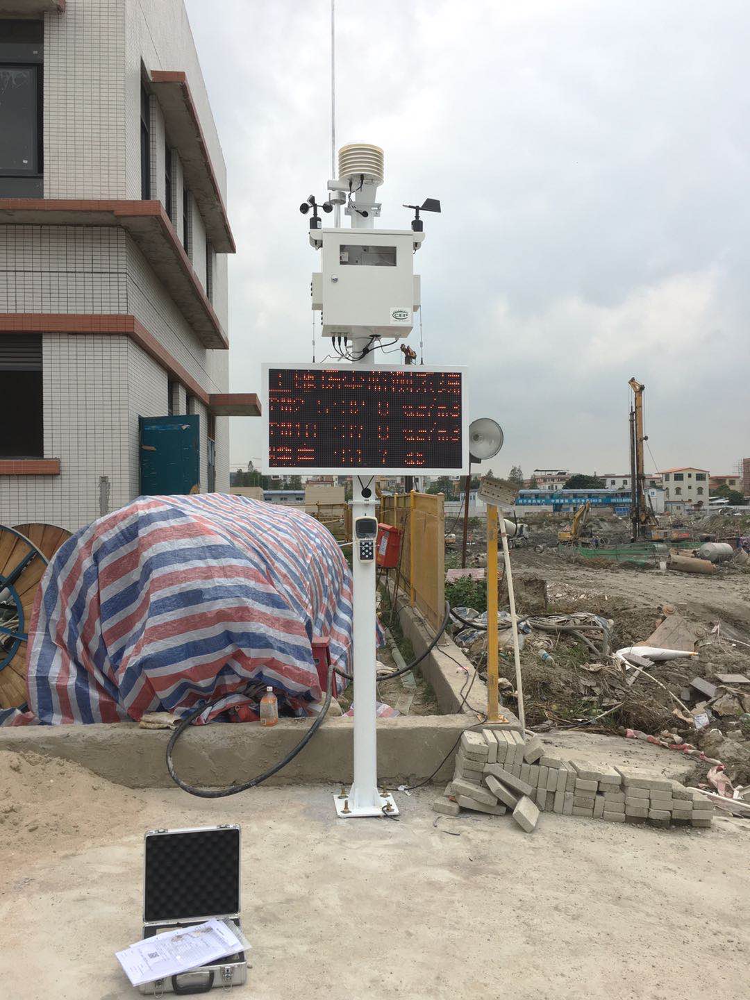 廣州南沙工地?fù)P塵監(jiān)測設(shè)備安裝案例